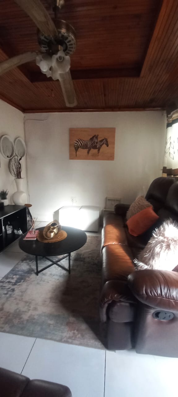 2 Bedroom Property for Sale in Zwide Eastern Cape